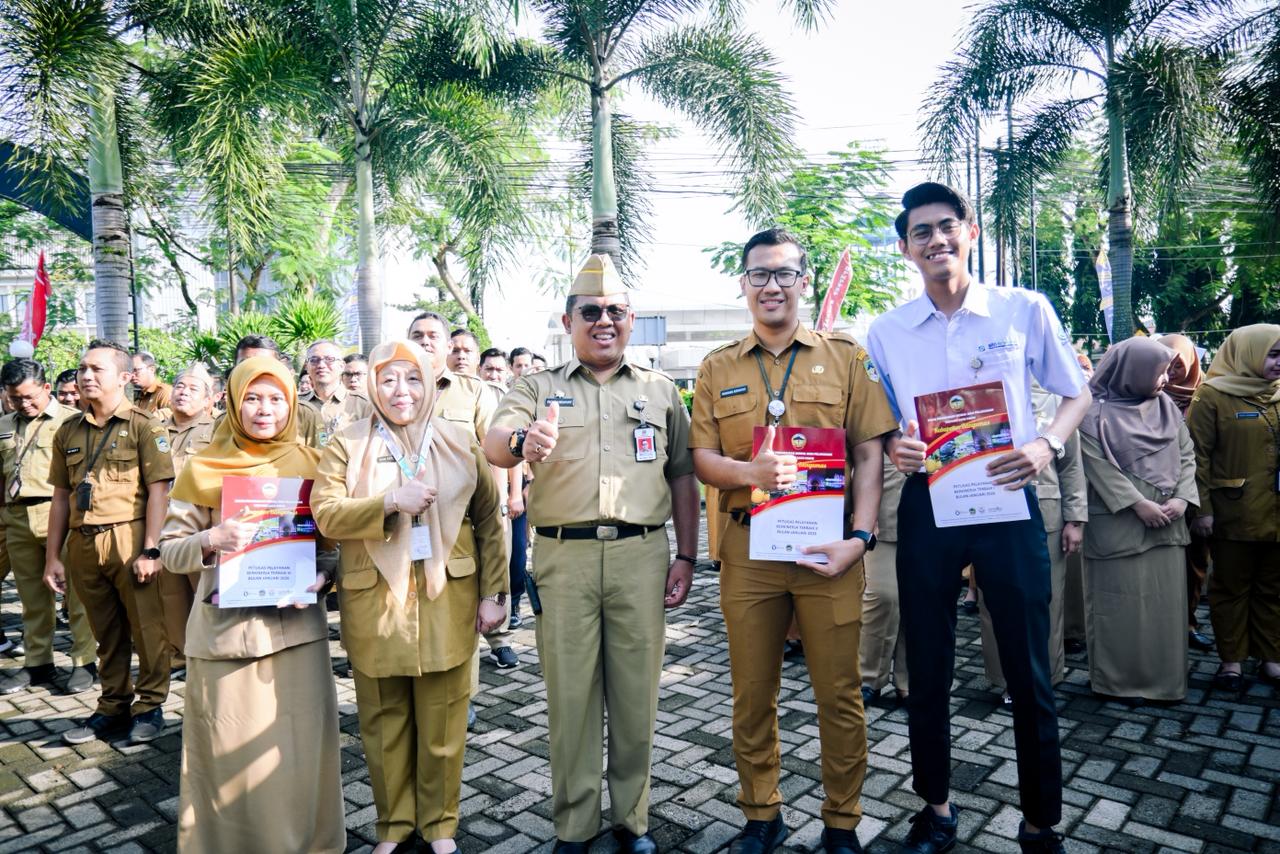 DPMPTSP Banyumas Serahkan Penghargaan Pegawai/Petugas Berprestasi Periode Januari 2026