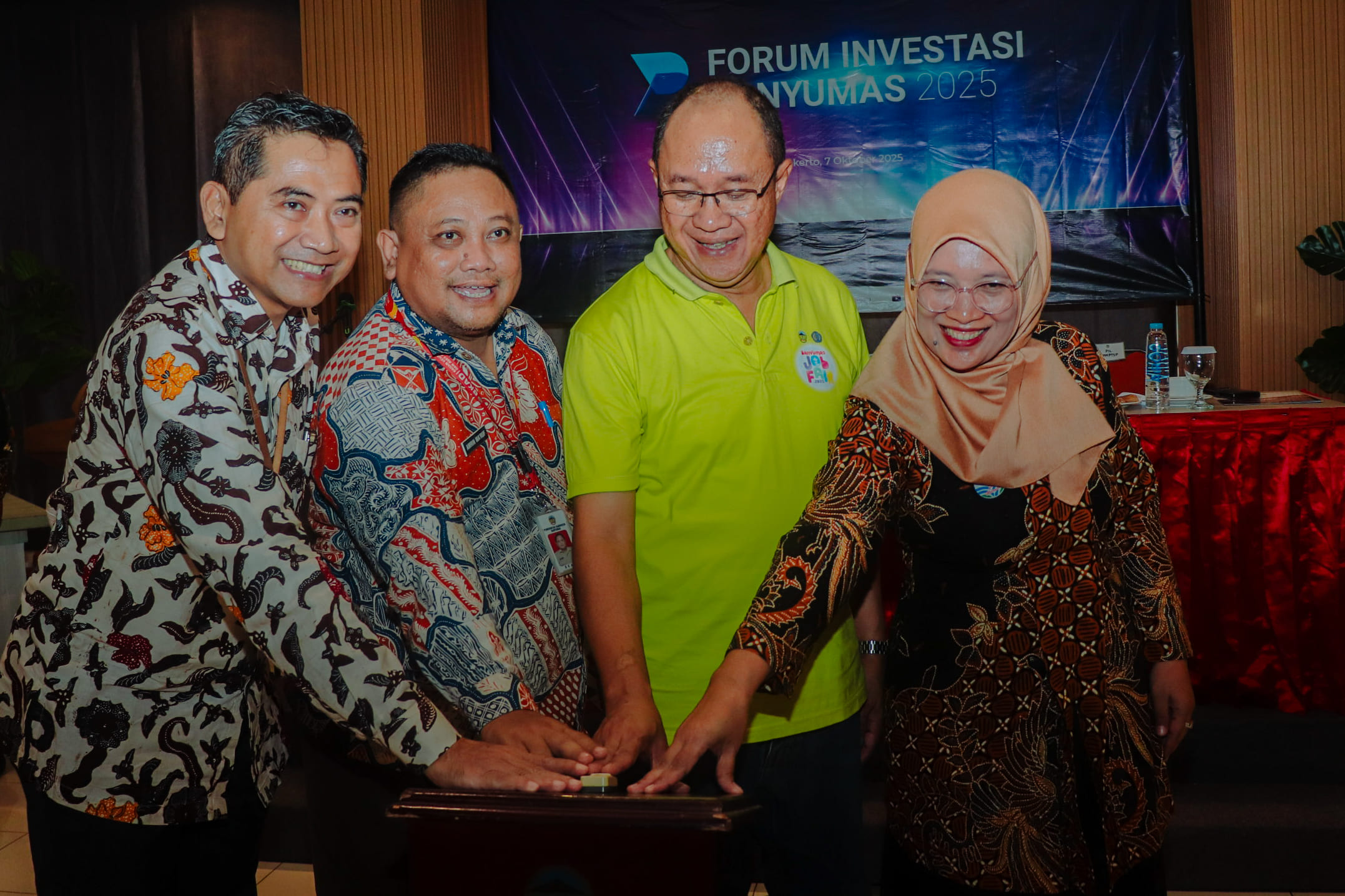 DPMPTSP Kabupaten Banyumas Launching Menu Baru di SIPANJIMAS dan Pemberian penghargaan realisasi investasi terbesar pada kategori PMA dan PMDN periode Januari-Juni Tahun 2025